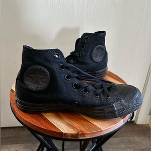 Black Converse size 6.5
